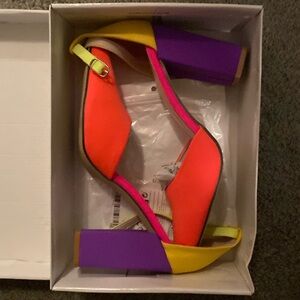 Multi color heels 3inch